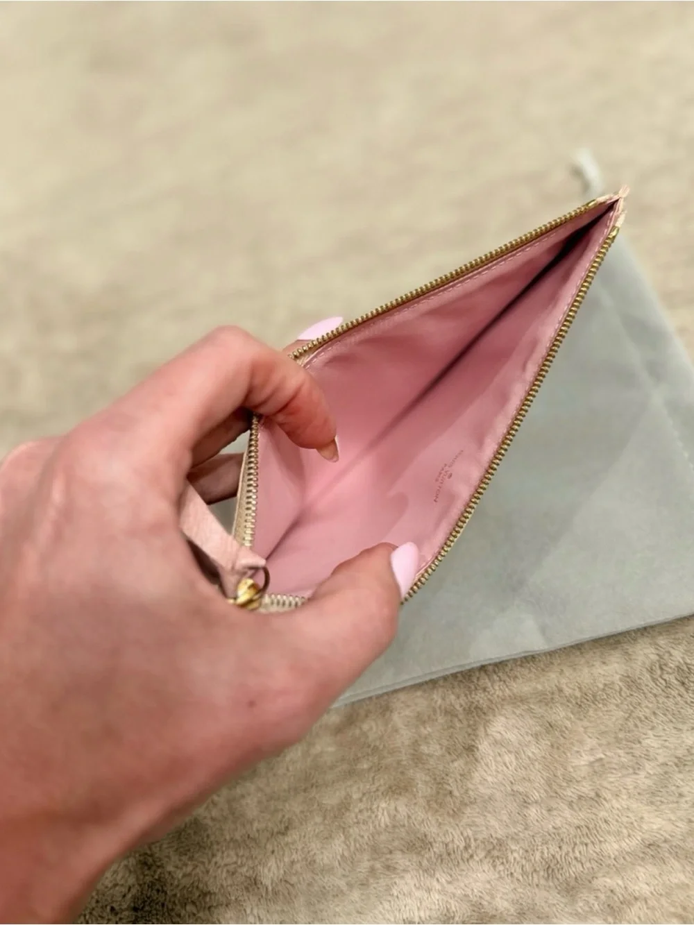 Louis Vuitton Damier Azur Zippy Pouch - with Ballerine pink inside